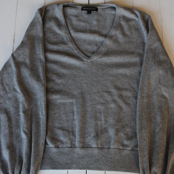 Banana Republic Grey V-Neck Knit Sweater, 100% Cotton - Picture 4 of 6